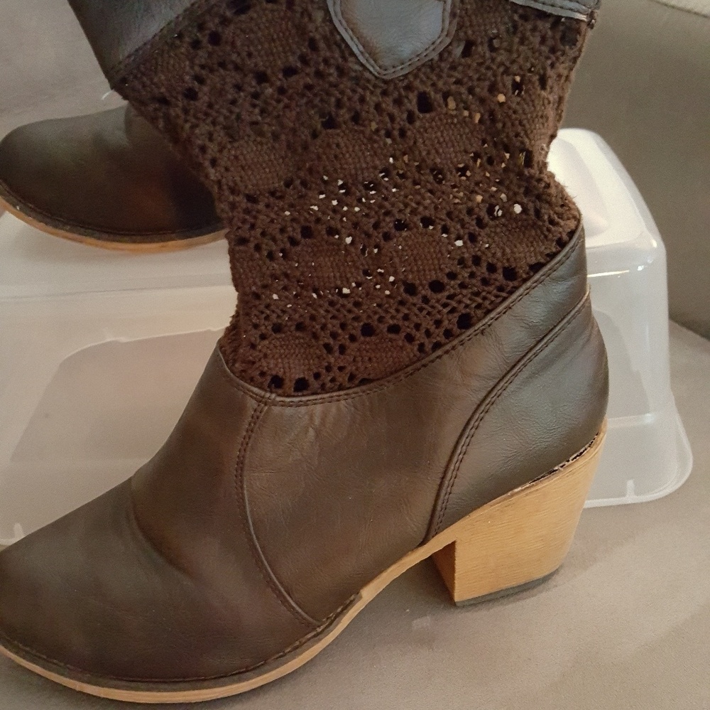 Vanity Boots - Picture 2 of 8